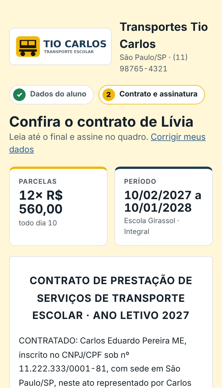 Tela do celular do pai: contrato do transporte escolar com a marca do transportador, 12 parcelas de R$ 560,00 e período do ano letivo